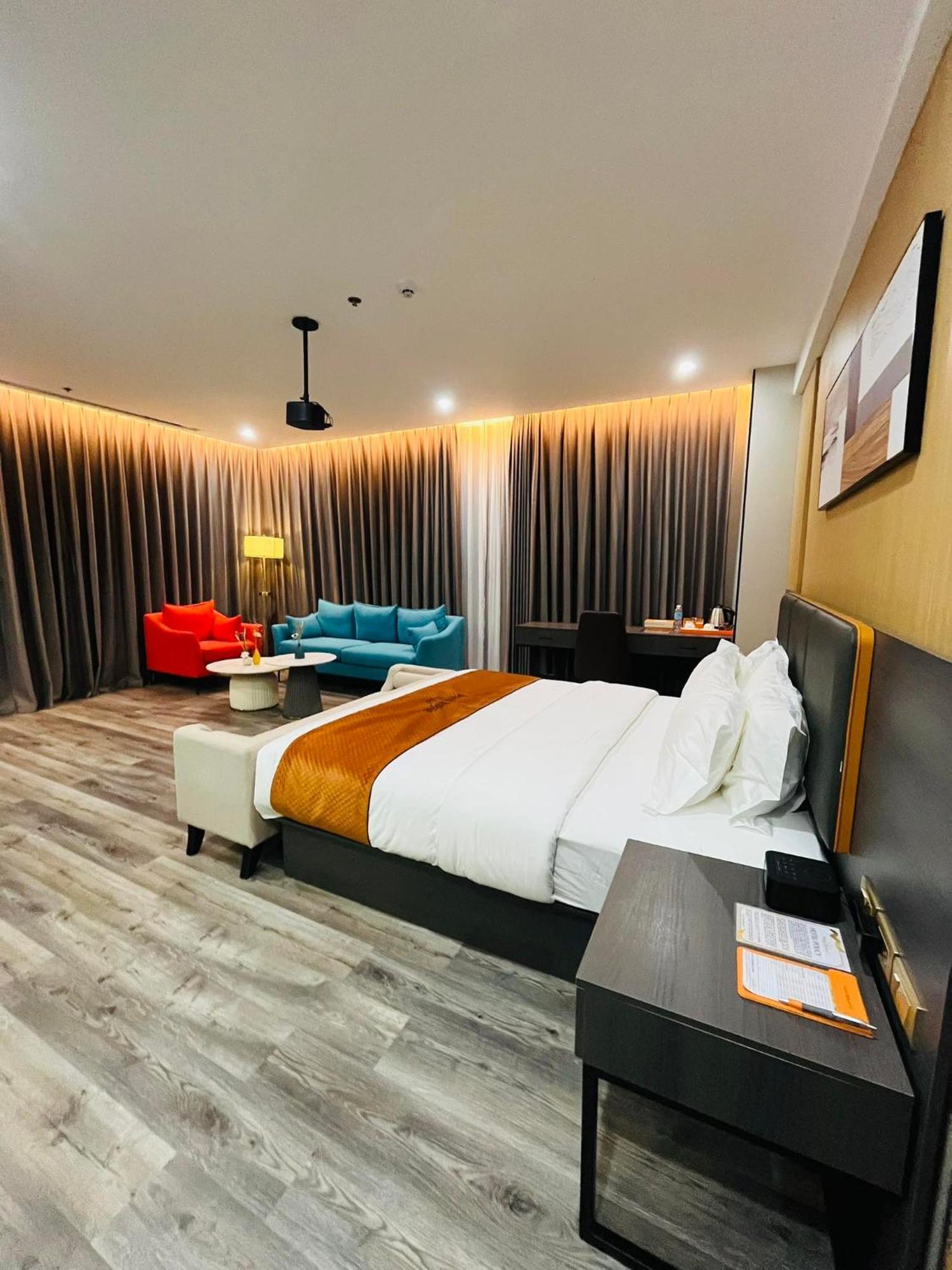 Venus Royale Hotel Coron Bagian luar foto