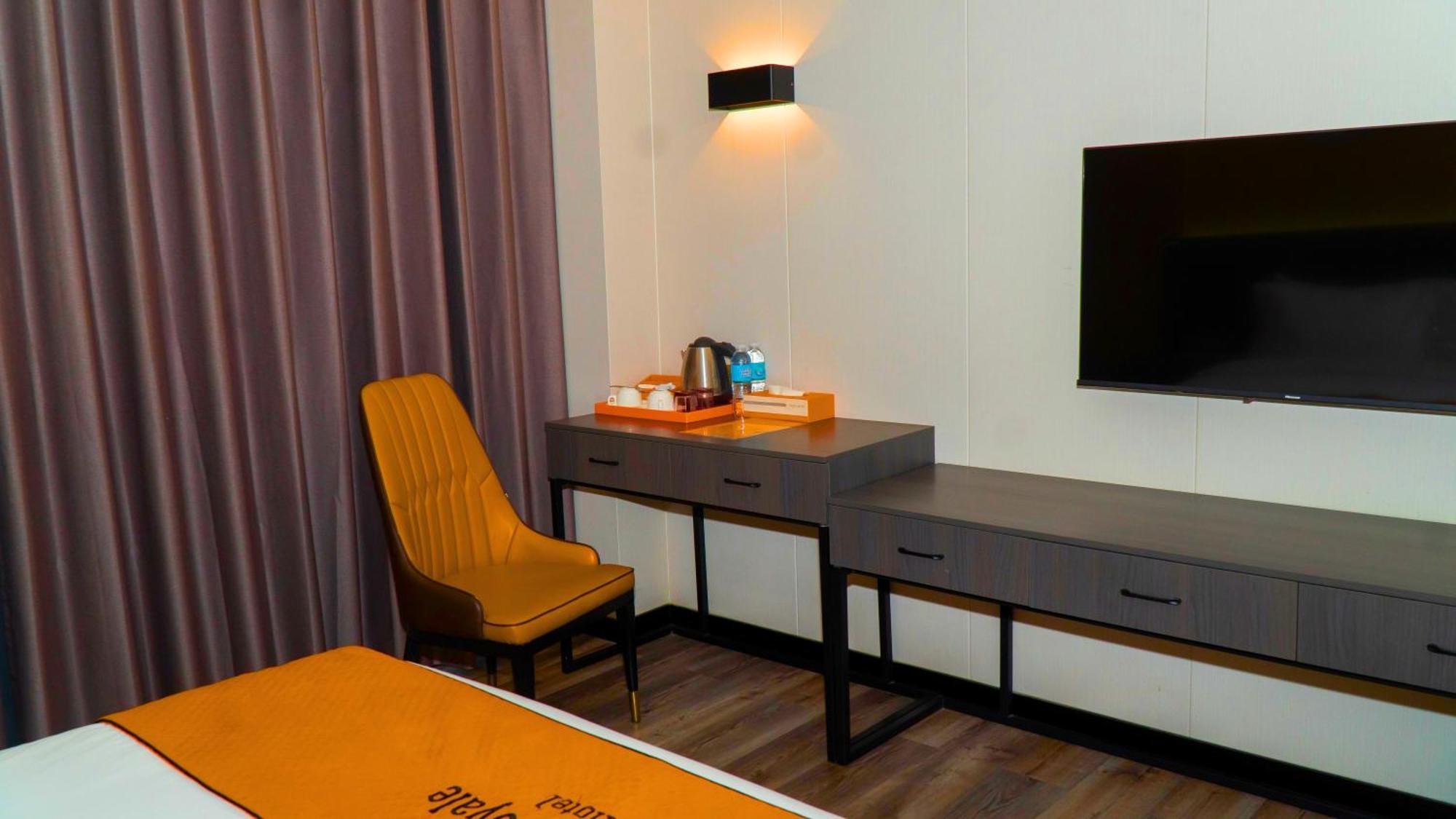 Venus Royale Hotel Coron Bagian luar foto